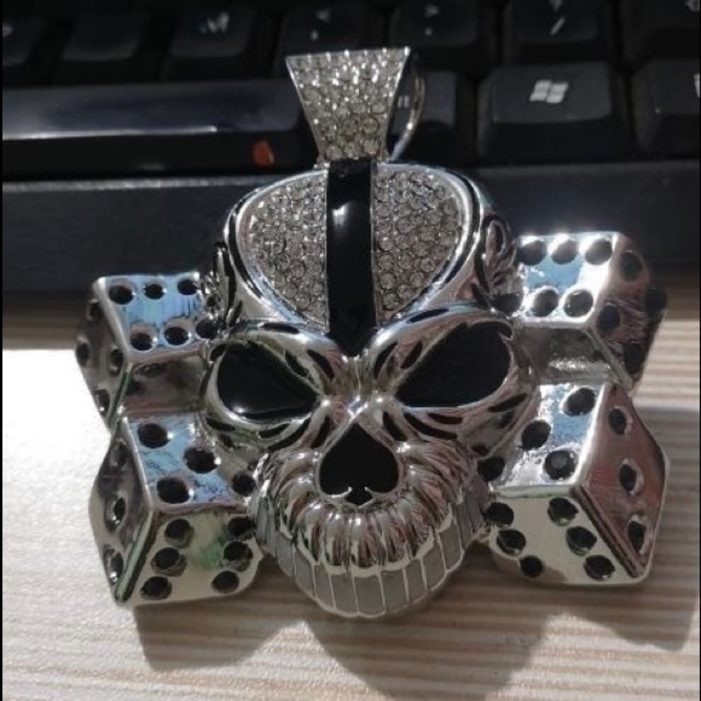 Raiders necklace